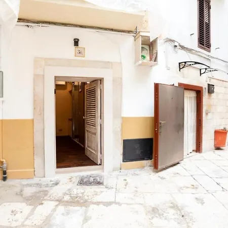 Marika's 4* בארי